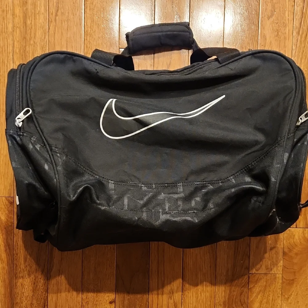 Nike Black Duffel Bag for Men W10 X L19
